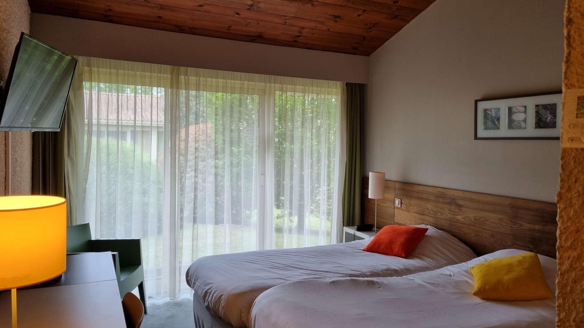 Kyriad Angouleme Nord Champniers- Hotel & Residence Экстерьер фото