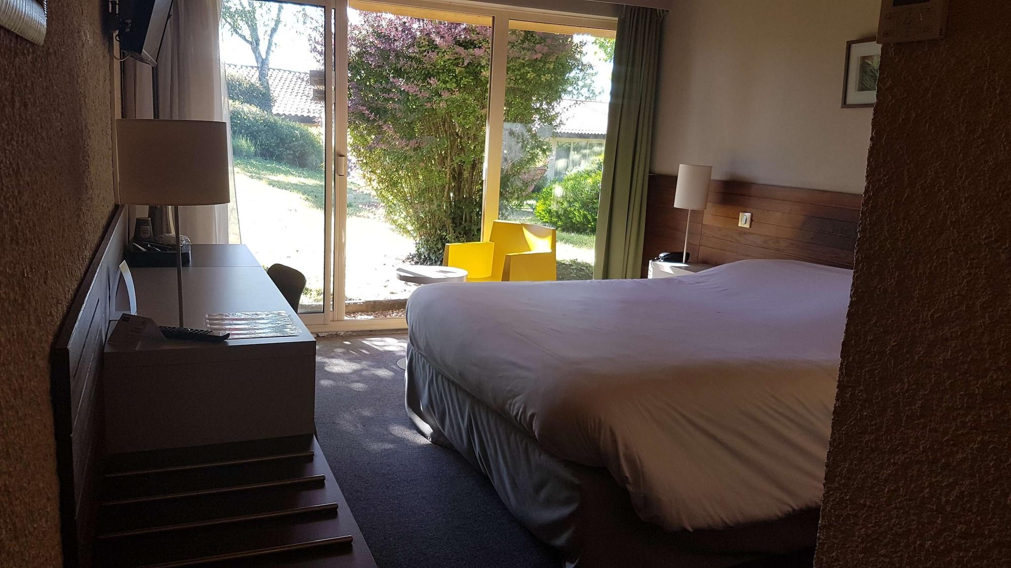 Kyriad Angouleme Nord Champniers- Hotel & Residence Экстерьер фото