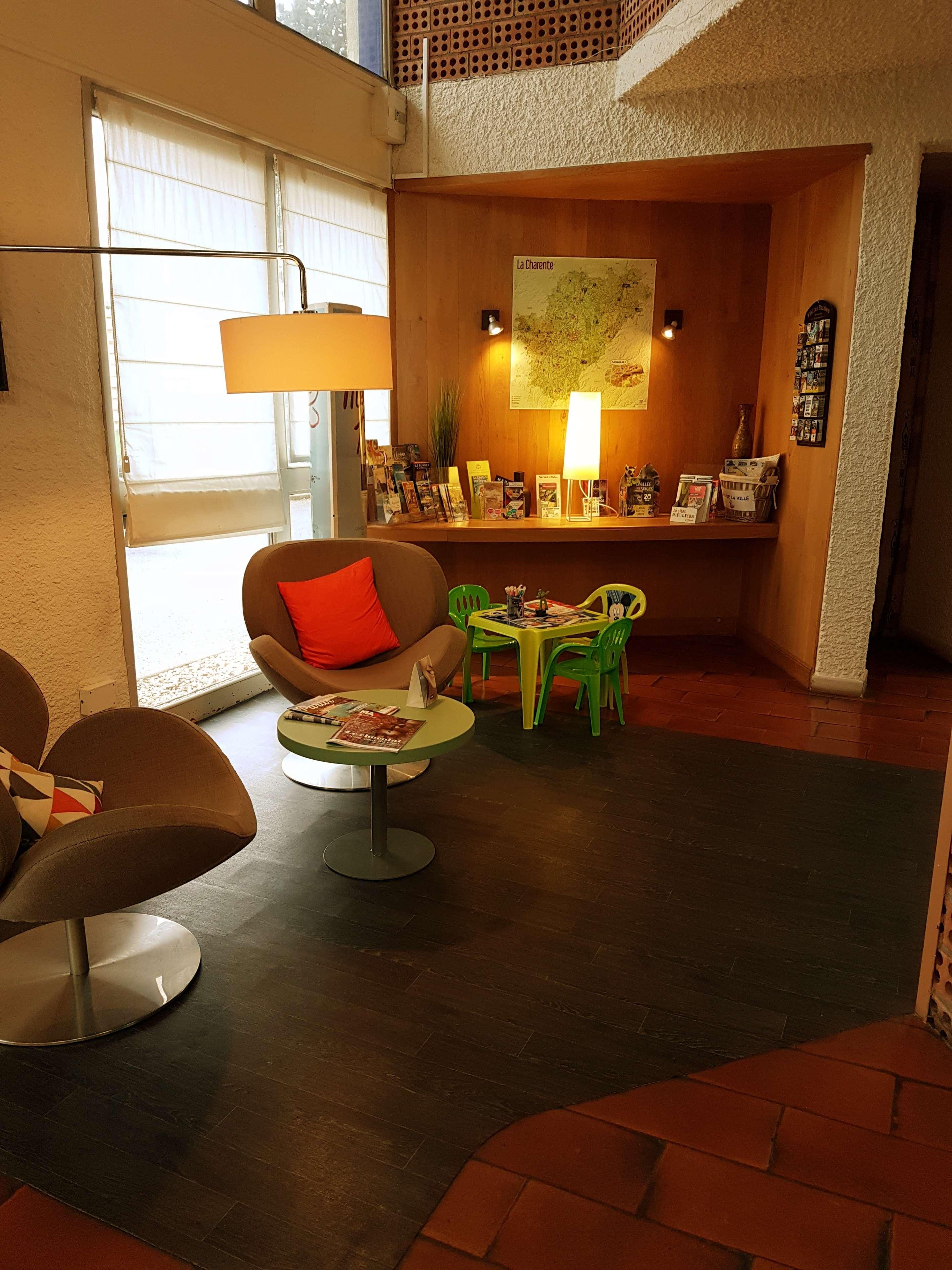 Kyriad Angouleme Nord Champniers- Hotel & Residence Экстерьер фото