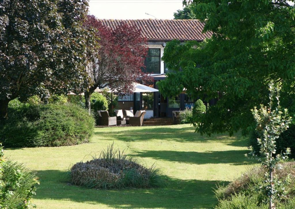 Kyriad Angouleme Nord Champniers- Hotel & Residence Экстерьер фото
