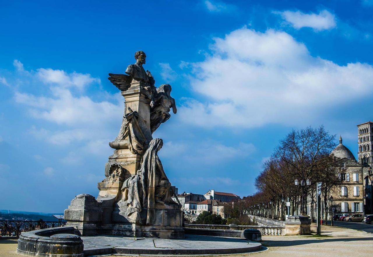 Kyriad Angouleme Nord Champniers- Hotel & Residence Экстерьер фото
